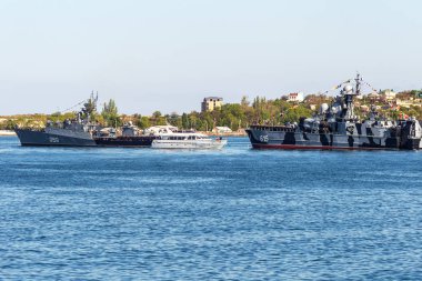 9 Mayıs 2015: Deniz Geçidi savaş gemileri Rus Karadeniz Filosu. Büyük Vatanseverlik Savaşı 'nın Zaferi Günü. Faşizme karşı 70 yıllık Büyük Zafer. Rus donanması