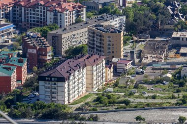 Gelenzhik, Rusya Federasyonu - 2018 yaklaşık: En iyi tatil deniz kasabası görünümünü. Deniz tatil beldesi üzerinden kuşbakışı görünümünü. Güzel yaz cityscape üst noktası çekim