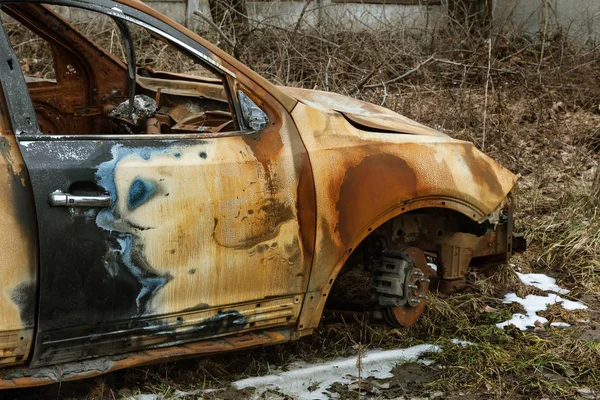 Coche Quemado Prender Fuego Los Coches Estacionamiento Guerras Bandidos Destrucción —  Fotos de Stock