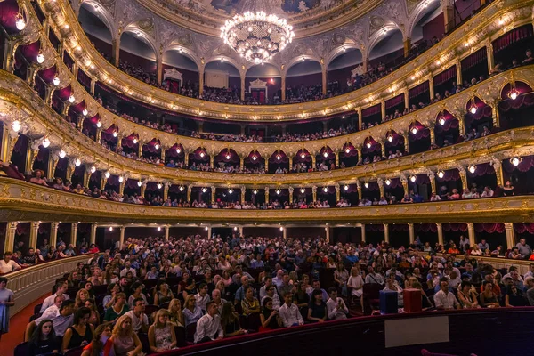 Odessa Oekraïne Circa 2018 Grote Menigte Toeschouwers Auditorium Van Concertgebouw — Stockfoto