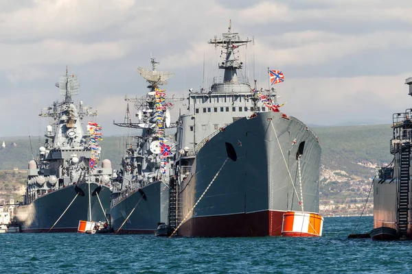 2015 Május Tengerészeti Parádé Hadihajók Orosz Fekete Tengeri Flotta Nagy — Stock Fotó