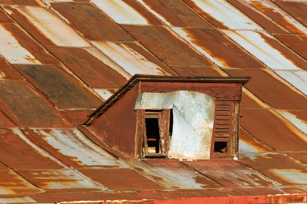 Old Metal Roof House Made Galvanized Sheet Metal Traces Surface — Stock Photo, Image