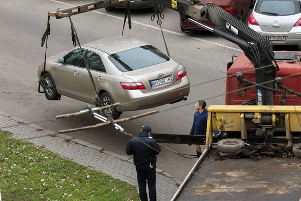 Odessa Ucrania Diciembre 2017 Los Agentes Policía Tránsito Recogen Automóvil — Foto de Stock