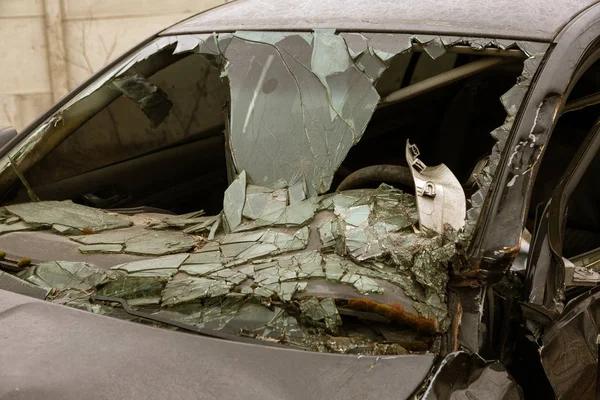 Auto Abbandonata Dopo Incidente Auto Rotta Una Collisione Frontale Una — Foto Stock