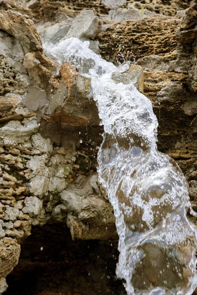 Fuente Ciudad Fuente Parque Ciudad Caluroso Día Verano Arroyo Agua —  Fotos de Stock