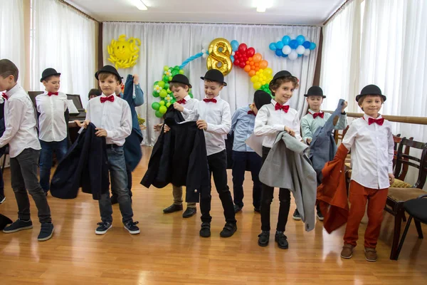 Odessa Ukraine Março 2018 Crianças Apresentam Concerto Escola Primária Criatividade — Fotografia de Stock