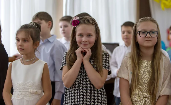 Odessa Ucraina Marzo 2018 Bambini Esibiscono Concerto Nella Scuola Primaria — Foto Stock