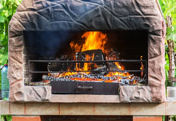 Empty Barbecue Clean Hot Flaming Grill Close Background Bbq Barbecue — Stock Photo, Image