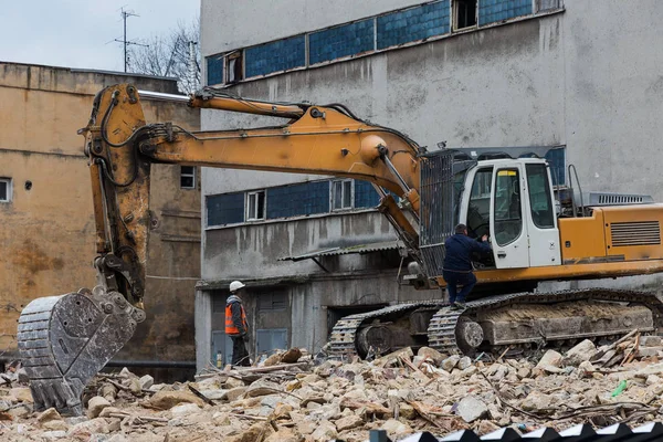 Una Casa Abandonada Derrumba Barrio Pobre Casa Está Destruida Grietas — Foto de Stock