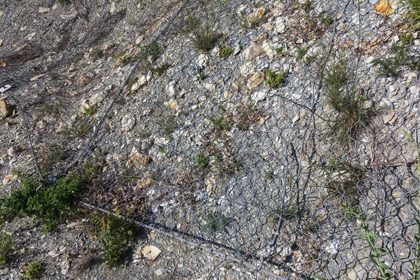 Renforcement Des Pentes Montagneuses Dangereuses Proximité Route Avec Treillis Métallique — Photo