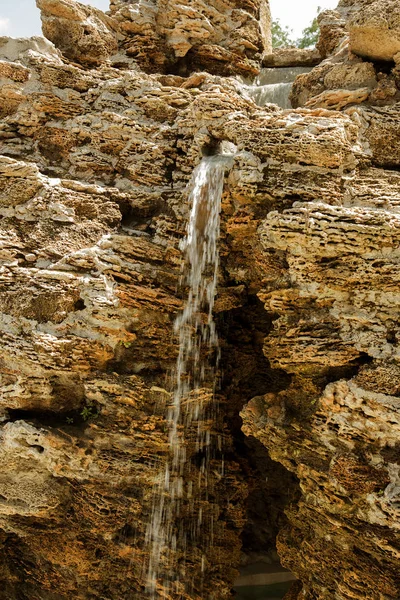 Fontana Cittadina Fontana Nel Parco Cittadino Nelle Calde Giornate Estive — Foto Stock