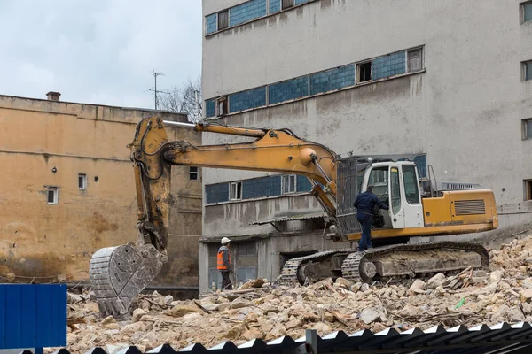 Una Casa Abandonada Derrumba Barrio Pobre Casa Está Destruida Grietas — Foto de Stock