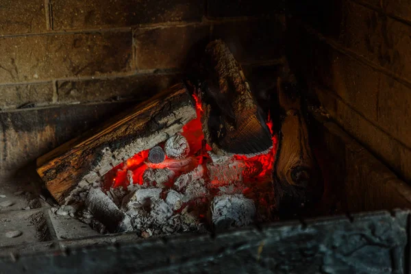 Close Shot Burning Firewood Fireplace Flames Fire Fireplace Bright Flame — Stock Photo, Image