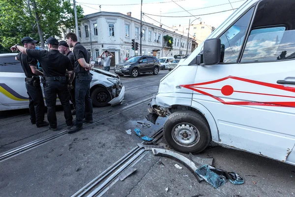 Odessa Ukraina Lipca 2016 Wypadek Awarii Ulicy Załogą Policji Samochód — Zdjęcie stockowe