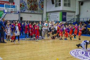 Odessa, Ukrayna - 23 Aralık 2018: genç çocuk basketbol oynamak, Çocuk spor basketbol kulübü çocuk spor okulu kutlama sırasında çocuk spor yarışmalara katılmak