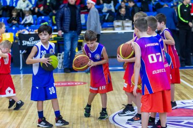 Odessa, Ukrayna - 23 Aralık 2018: genç çocuk basketbol oynamak, Çocuk spor yarışmalarında kutlama çocuk spor basketbol kulübü çocuk spor okul sırasında katılmak