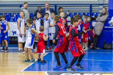 Odessa, Ukrayna - 23 Aralık 2018: genç çocuk basketbol oynamak, Çocuk spor basketbol kulübü çocuk spor okulu kutlama sırasında çocuk spor yarışmalara katılmak