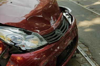 Odessa, Ukrayna - 30 Eylül 2017: karayolu üzerinde trafik kazası. şehirde çarpışma sonra sokak, hasarlı araçları üzerindeki trafik kazası. trafik kazası. Trafik sıkışıklığı. trafik sıkışıklığı