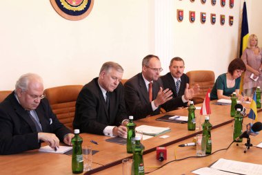 Odessa, Ukrayna - ö. 26 Mayıs 2011: olağanüstü ve donatory (Avusturya) Ukrayna Büyükelçisi wolf dietrich heim, resmi ziyaret için bölgesel yönetim, 26 Mayıs 2011 yılında odessa, Ukrayna. 