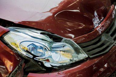 Odessa, Ukrayna - 30 Eylül 2017: karayolu üzerinde trafik kazası. şehirde çarpışma sonra sokak, hasarlı araçları üzerindeki trafik kazası. trafik kazası. Trafik sıkışıklığı. trafik sıkışıklığı