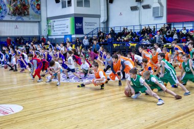Odessa, Ukrayna - 23 Aralık 2018: genç çocuk basketbol oynamak, Çocuk spor yarışmalarında kutlama çocuk spor basketbol kulübü çocuk spor okul sırasında katılmak
