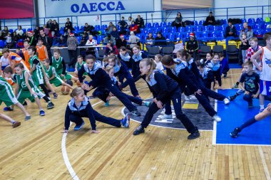 Odessa, Ukrayna - 23 Aralık 2018: genç çocuk basketbol oynamak, Çocuk spor yarışmalarında kutlama çocuk spor basketbol kulübü çocuk spor okul sırasında katılmak