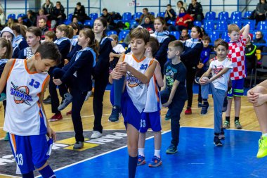 Odessa, Ukrayna - 23 Aralık 2018: genç çocuk basketbol oynamak, Çocuk spor yarışmalarında kutlama çocuk spor basketbol kulübü çocuk spor okul sırasında katılmak