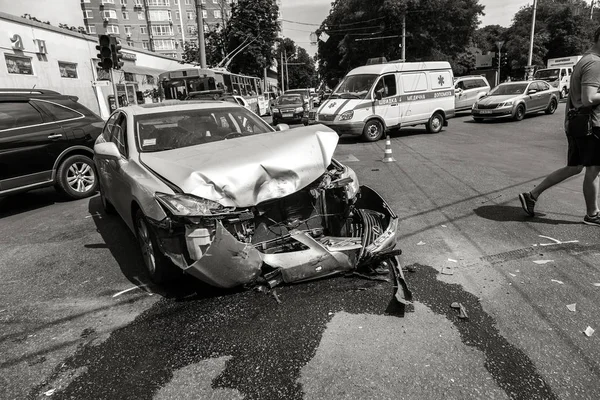 Odessa Ucrania Junio 2018 Accidente Coche Calle Automóviles Dañados Después —  Fotos de Stock
