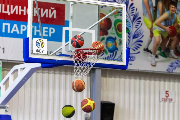 Odessa Ukraina Grudnia 2018 Koszykówka Kulki Lecisz Kosz Koszykówka Podczas — Zdjęcie stockowe