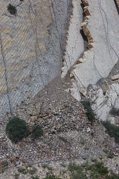 Strengthening Dangerous Mountain Slopes Vicinity Road Special Metal Mesh Protection — Stock Photo, Image