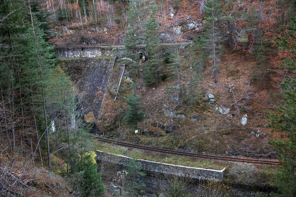 Antiguo Ferrocarril Estrecho Las Montañas Pirin Escena Escénica Dramática Ferrocarril — Foto de Stock