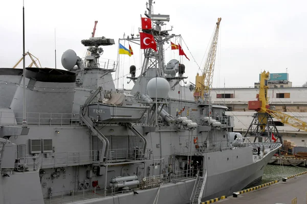 Odessa Ukraina Kwietnia F247 Marynarki Wojennej Statku Zadokowany Porcie Odessie — Zdjęcie stockowe