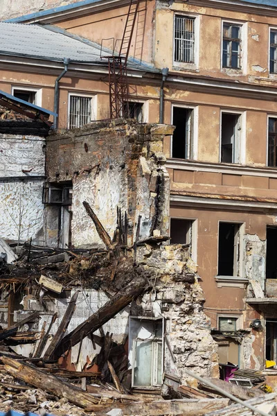 Terk Edilmiş Bir Evde Yoksul Bir Mahallede Daraltır Yok Edildi — Stok fotoğraf