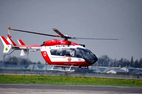 Odessa Oekraïne April 2010 Regering Helikopter Rescue Service Board Nummer — Stockfoto