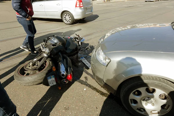 Odessa Ukrayna Ekim 2017 Araba Motosiklet Arasında Kolay Bir Kaza — Stok fotoğraf