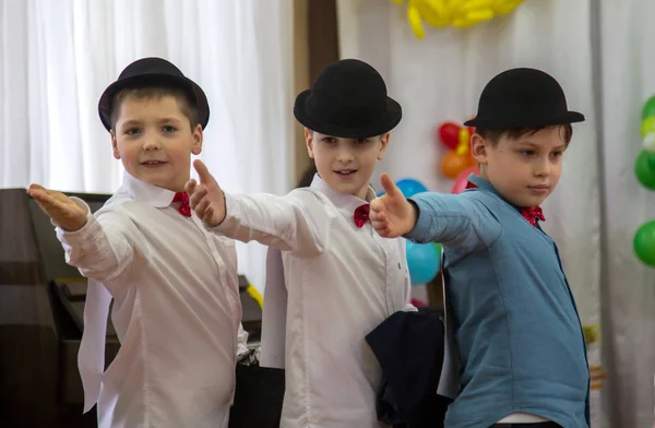 Odessa Ukraina Marca 2018 Dzieci Wykonują Koncercie Szkole Podstawowej Teatralnej — Zdjęcie stockowe