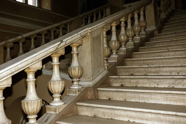 Zement Steintreppe Des Altbaus Eine Alte Steintreppe Zwischen Den Etagen — Stockfoto