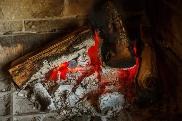 Close Shot Burning Firewood Fireplace Flames Fire Fireplace Bright Flame — Stock Photo, Image