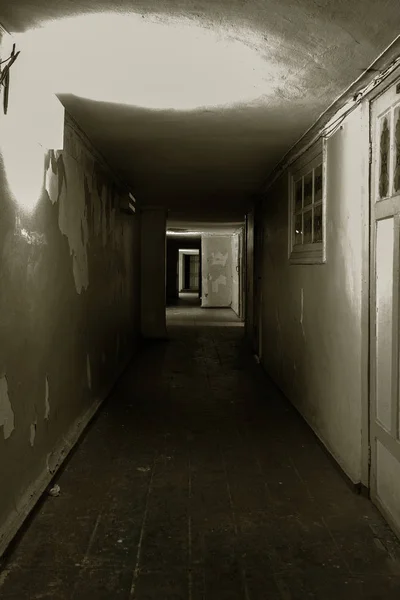 Mörk Korridor Mystisk Interiör Mörk Tom Korridor Tunnel Ett Övergivet — Stockfoto