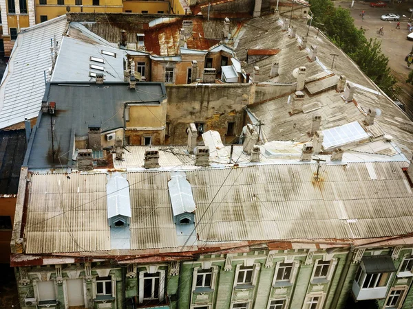 Pandangan Atas Penuh Warna Dari Atap Usang Berkarat Dan Rusak — Stok Foto