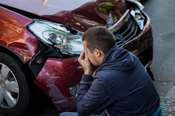 乌克兰奥德萨 2017年9月30日 高速公路上的车祸 街头交通事故 城市碰撞后受损汽车 交通事故 堵车了拥塞 — 图库照片