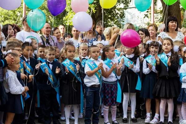 Odessa Ukraine September 2017 School Line Schoolyard Pupils Teachers Children — Stock Photo, Image