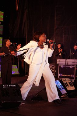 Odessa, Ukrayna - 1 Nisan 2008: Performans rock, caz, bir aptal gün, Odessa mizah için Grup Erüpsiyonu açık bir konserde pop. Rock grubu Erüpsiyonu 80 90'ların müzik Festivali'nde gerçekleştirir.