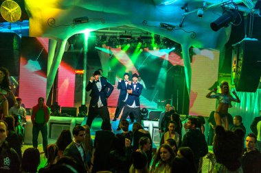 Odessa - 22 Haziran: yeni bir modern ışık göster: yeni eğlence ziyaretçi tatil tatil sezon, 22 Haziran 2014, Odessa, Ukrayna yaz için gece kulübü hediyeler