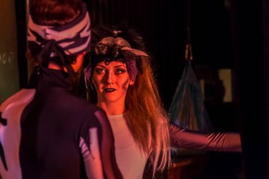 Odessa, Ukrayna - 2 Haziran 2013: Aktörler sahnede 