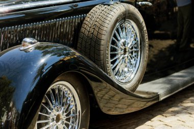 Odessa, Ukrayna 16 Ağustos 2017: Araçların benzersiz modelleri benzersiz, efsanevi vintage retro otomobil oto toplayıcıları sergisinde geleneksel sergi gösterilir. Retro Vintage Otomobil Fuarı