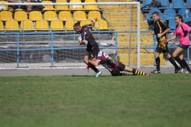 Odessa, Ukrayna - 29 Eylül 2018: Final Oyunları Şampiyonası Ukrayna'nın en güçlü takımları Rugby-7. Rugby topu alan üzerinde. Rugby topu için ağır mücadele sahip. Takım sporcular oyuncular sahada