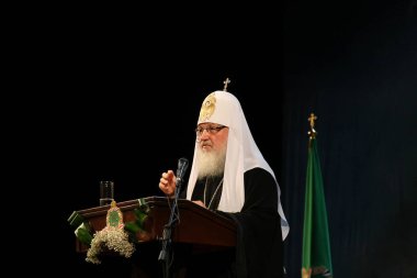 Odessa, Ukrayna, Patrik, tüm Rusya Kirill onur kutlamalarda yıldönümü Rusya vaftiz - 20 Temmuz 2010 itibariyle: Patrik Kirill Ulusal opera binası içinde Ukrayna halkının mübarek