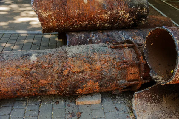 Fragmente Alter Großer Wasserleitungen Nach Vielen Jahren Betrieb Wurde Das — Stockfoto