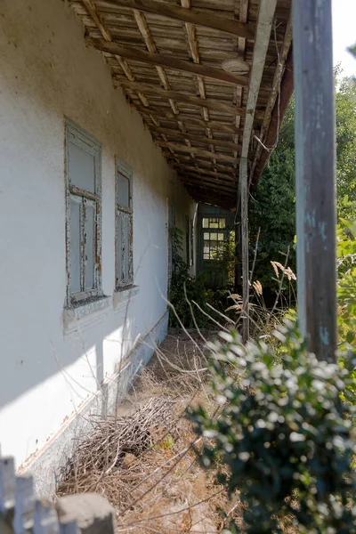 Alter Bauernhof Hinterließ Zerstörtes Haus Zerstörte Mit Der Zeit Ein — Stockfoto